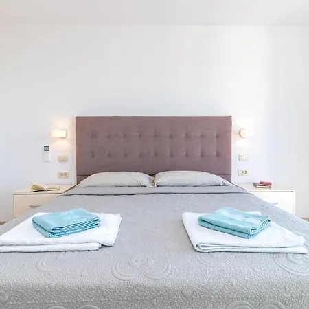 בית נופש Panorama Seaview Kolomban - Happy